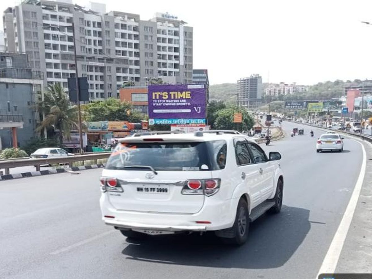 40 x 25 ft hoarding at Bavdhan, Mumbai-Bangalore Hwy, near Domino's, facing Baner